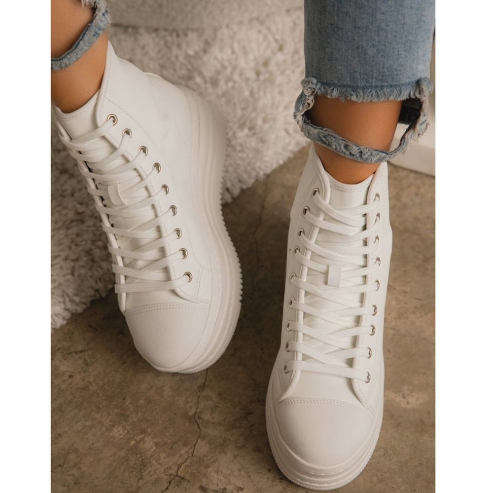𝙇𝙖𝙨𝙩 8.5 & 10 🖤Platform Sneaker - WHITE